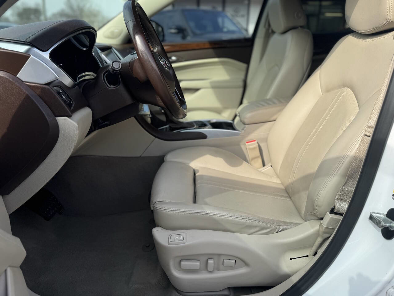 Used 2014 Cadillac SRX Luxury w/ Driver Awareness Package image 10