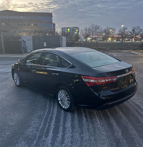 Used 2014 Toyota Avalon XLE Premium image 3