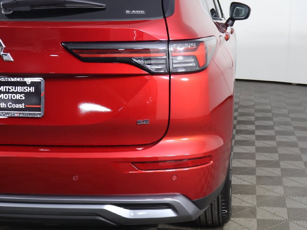 New 2025 Mitsubishi Outlander SE image 18