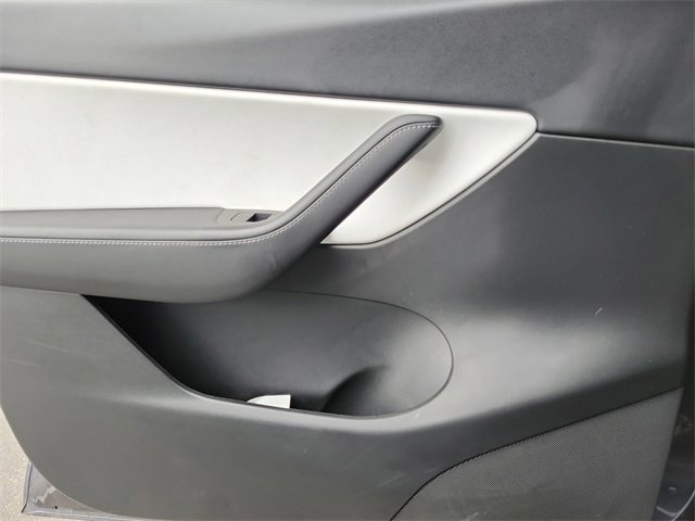 Used 2022 Tesla Model Y Performance image 15