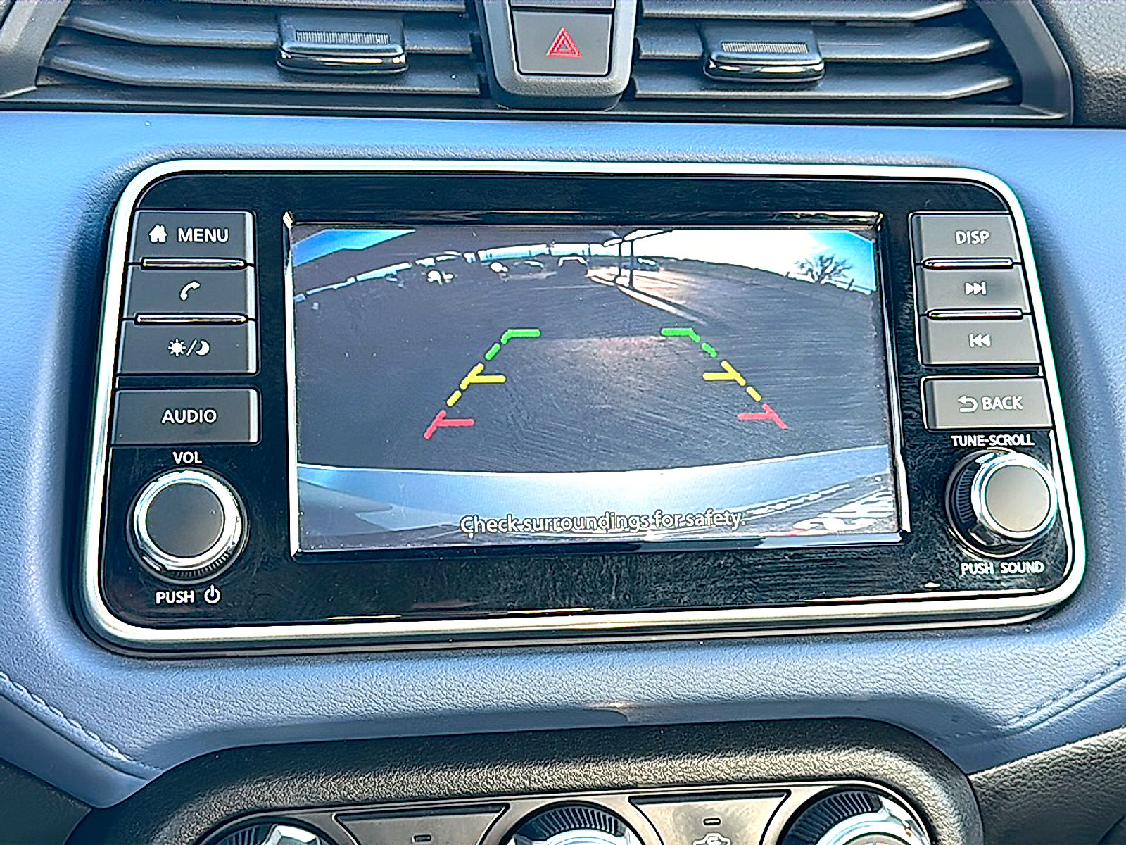 Used 2023 Nissan Versa SV image 31