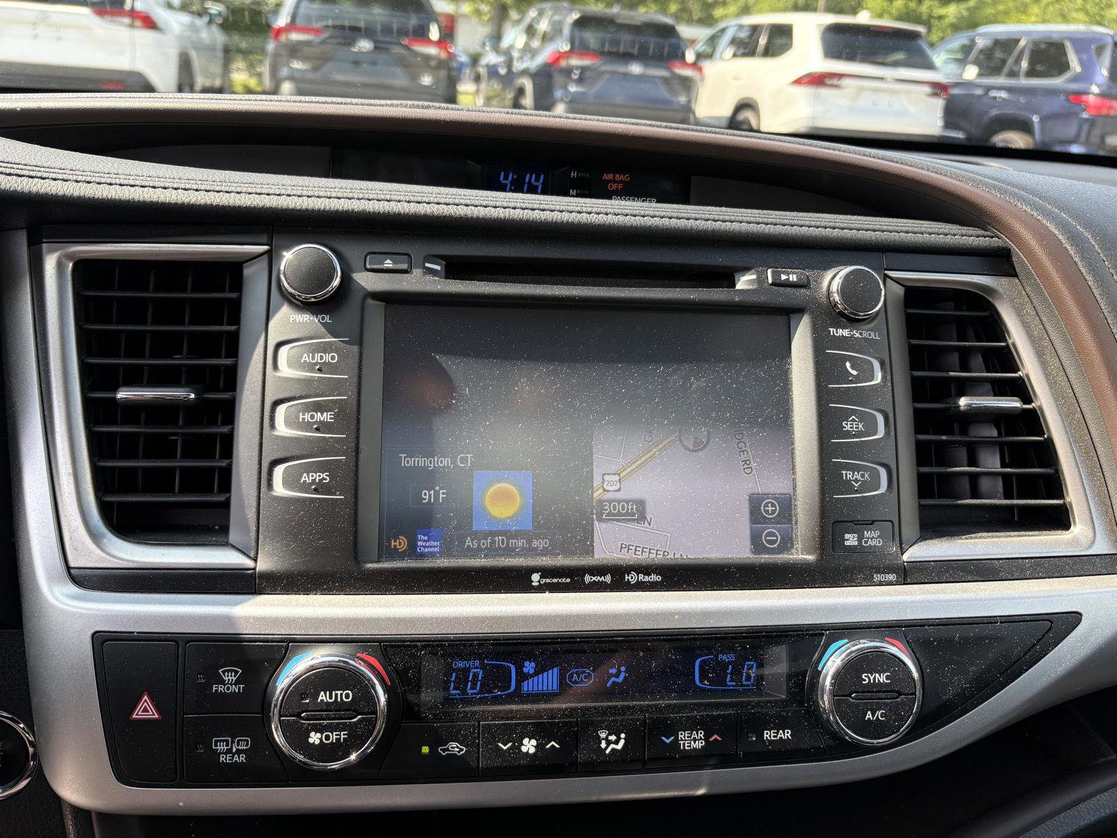 Used 2019 Toyota Highlander XLE image 16