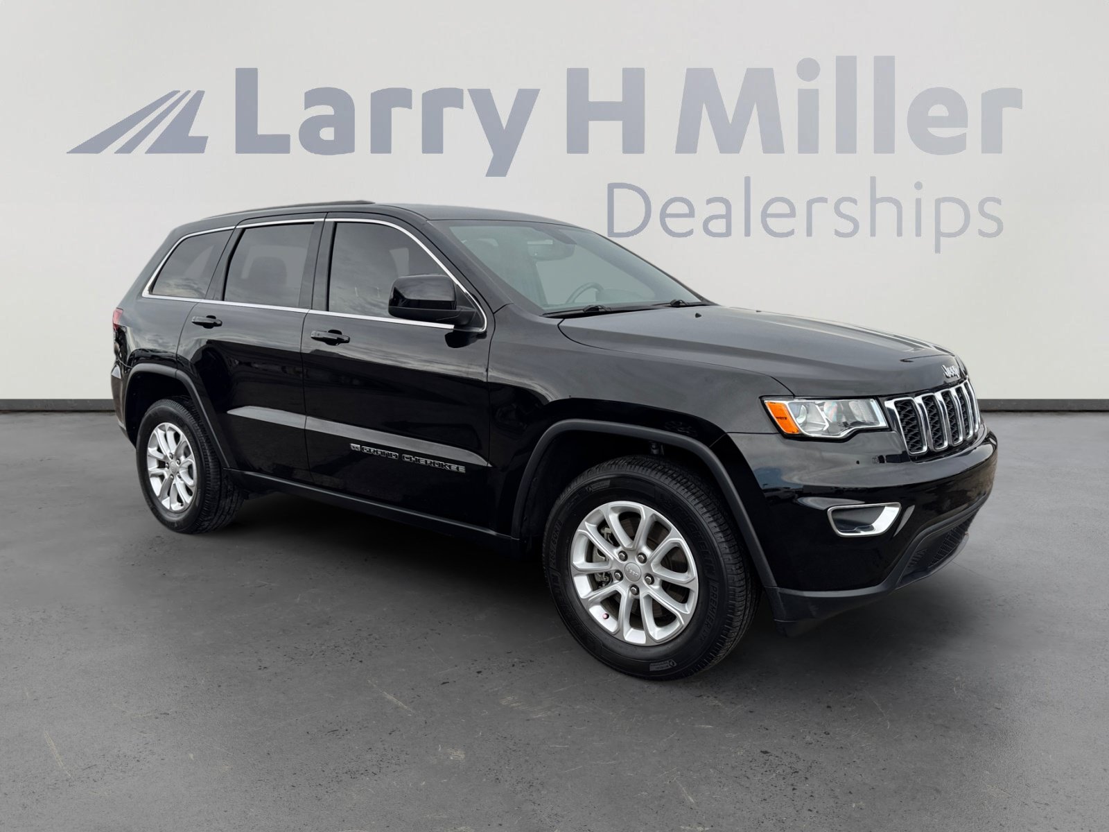 Used 2022 Jeep Grand Cherokee Laredo X AWD/4WD image 7