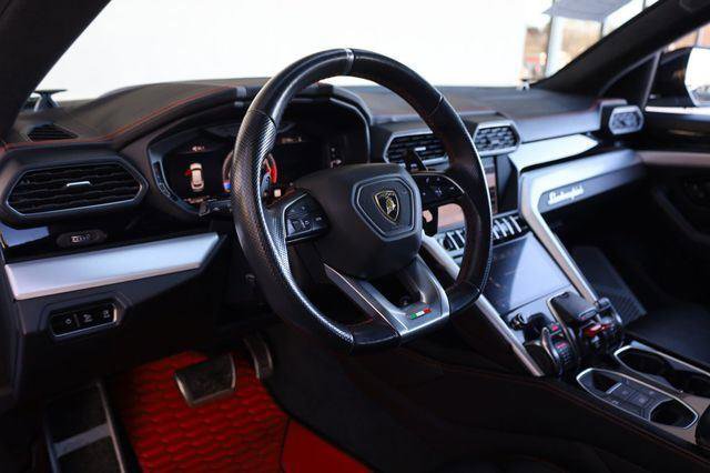 Used 2019 Lamborghini Urus AWD/4WD image 15
