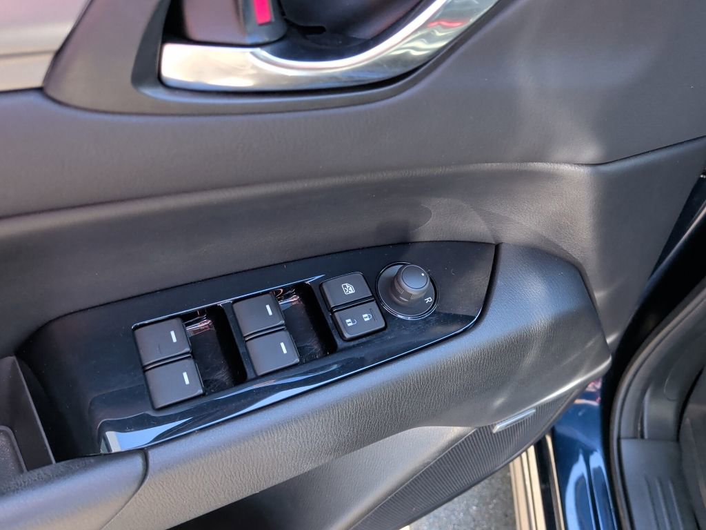 Used 2018 MAZDA CX-5 Touring w/ Preferred Equipment Package AWD/4WD image 13