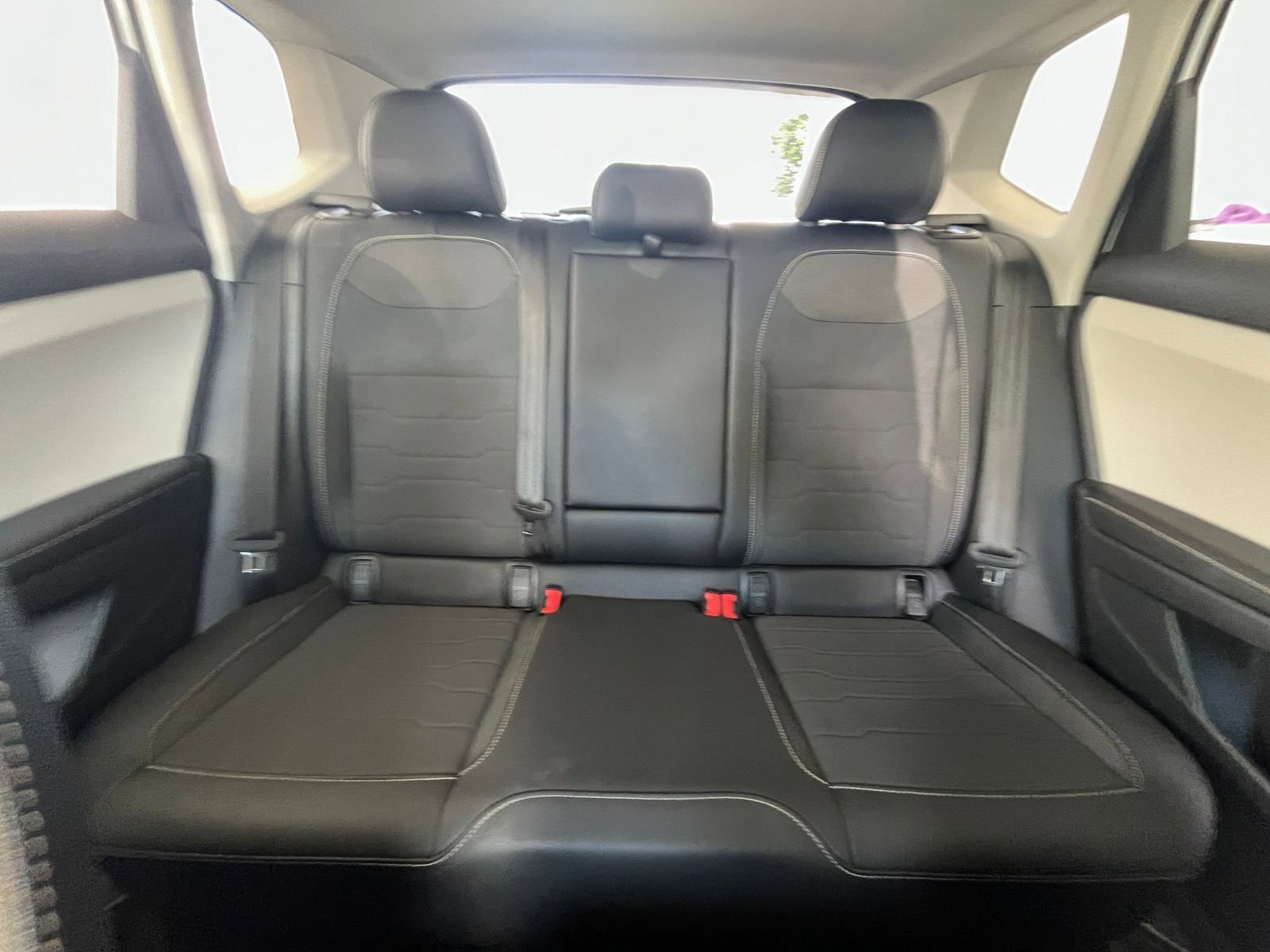Used 2025 Volkswagen Taos SE FWD image 39