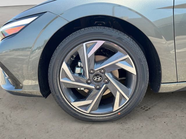 New 2025 Hyundai Elantra Limited image 14