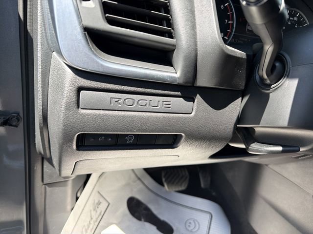 Used 2023 Nissan Rogue S FWD image 17