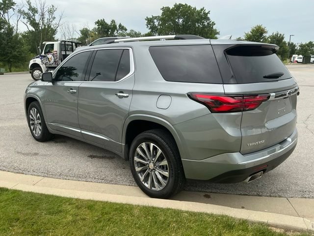 Used 2023 Chevrolet Traverse Premier FWD image 4
