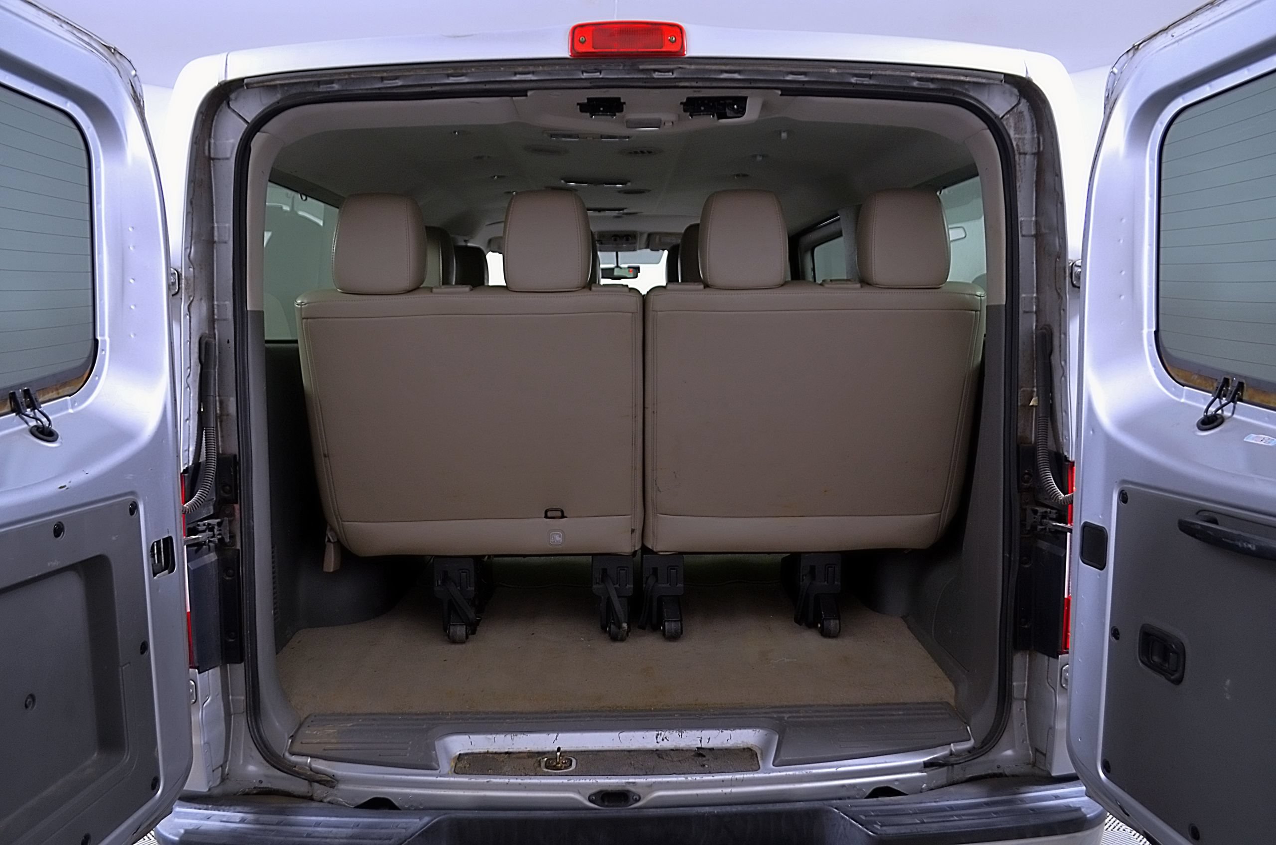 Used 2017 Nissan NV 3500 SL RWD image 11