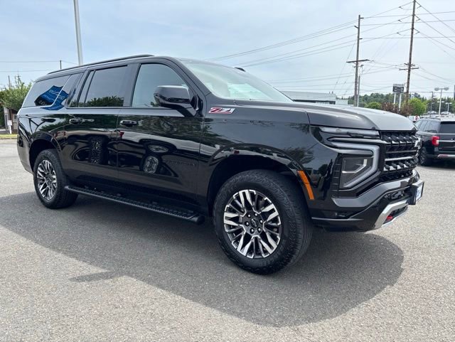 Used 2025 Chevrolet Suburban Z71 AWD/4WD image 7