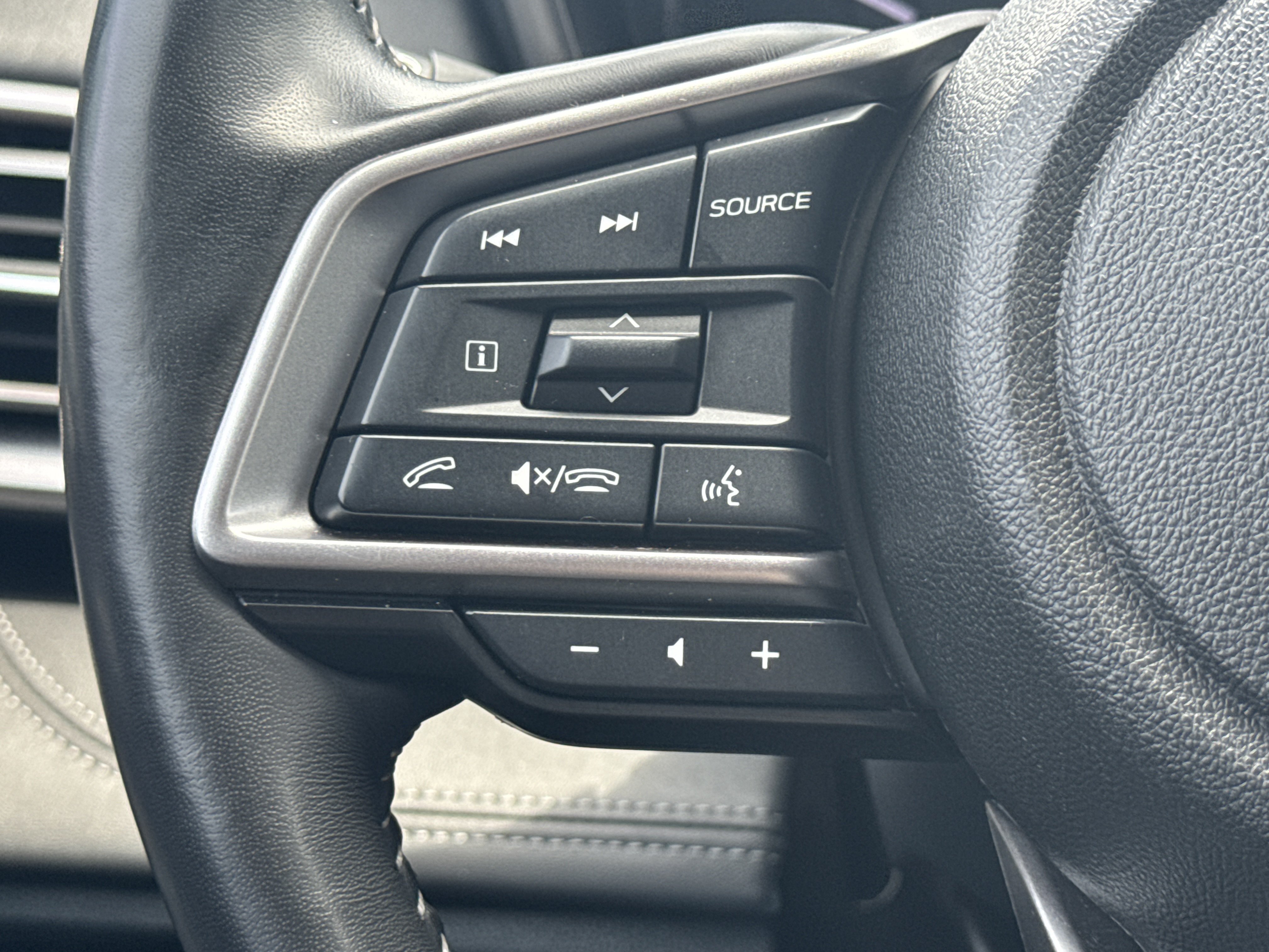 Certified 2023 Subaru Outback Touring AWD/4WD image 9