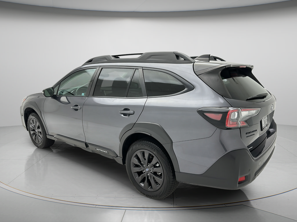 Used 2025 Subaru Outback Onyx Edition AWD/4WD image 4