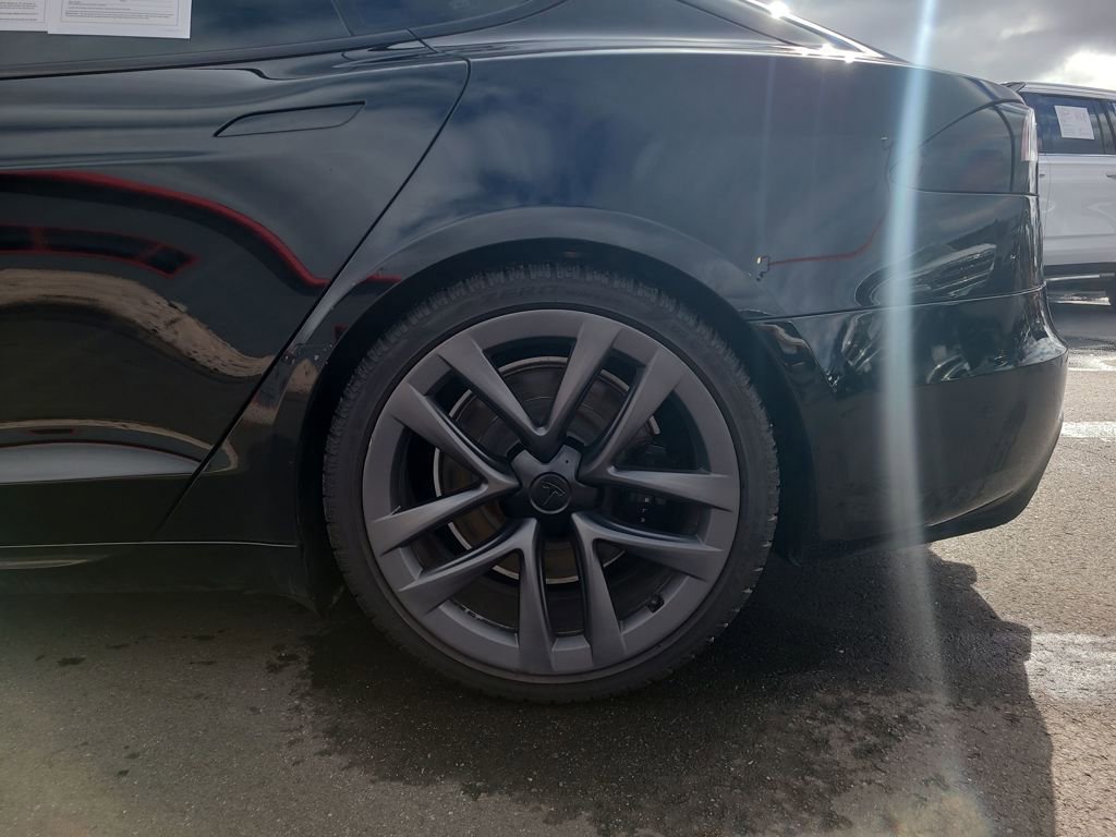 Used 2022 Tesla Model S image 11