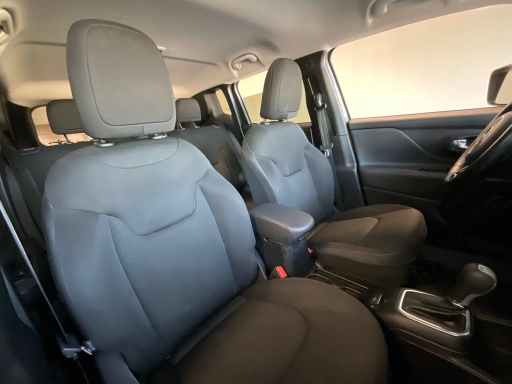 Used 2018 Jeep Renegade Altitude AWD/4WD image 20