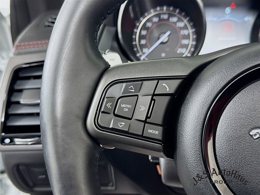 Used 2016 Jaguar F-TYPE R image 13