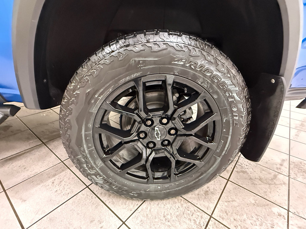 Used 2023 Chevrolet Colorado Trail Boss w/ LPO, Dark Essentials Package AWD/4WD image 14