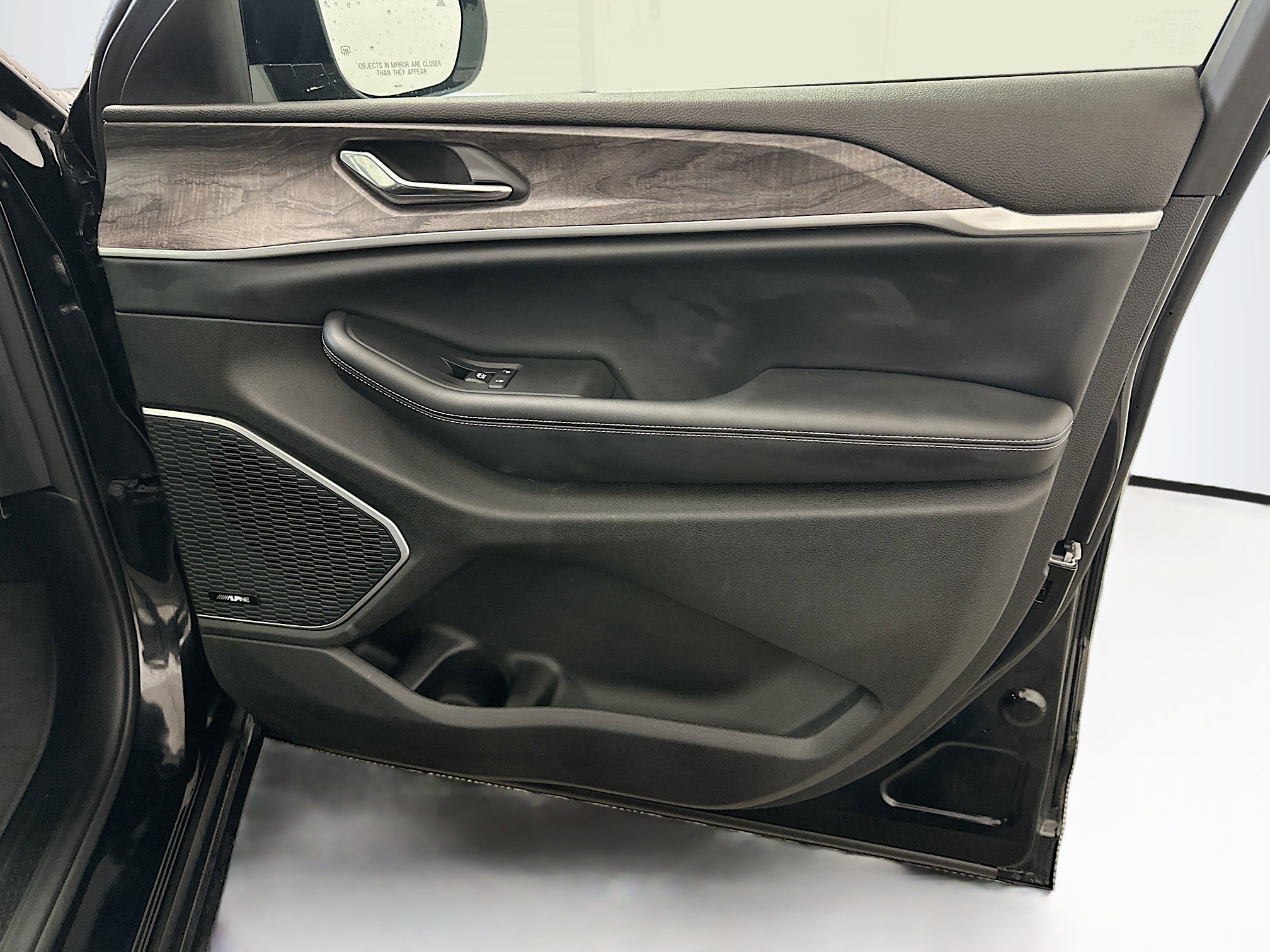 Used 2024 Jeep Grand Cherokee Limited 4xe w/ Trailer Tow Package AWD/4WD image 35