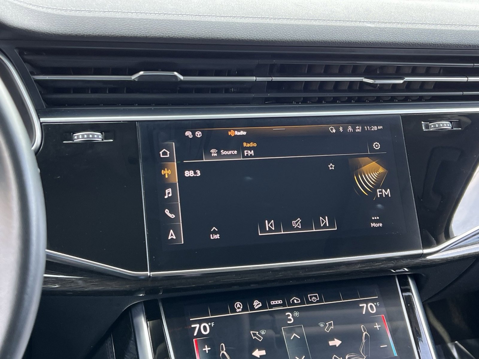 Used 2023 Audi Q7 3.0T Premium Plus image 16