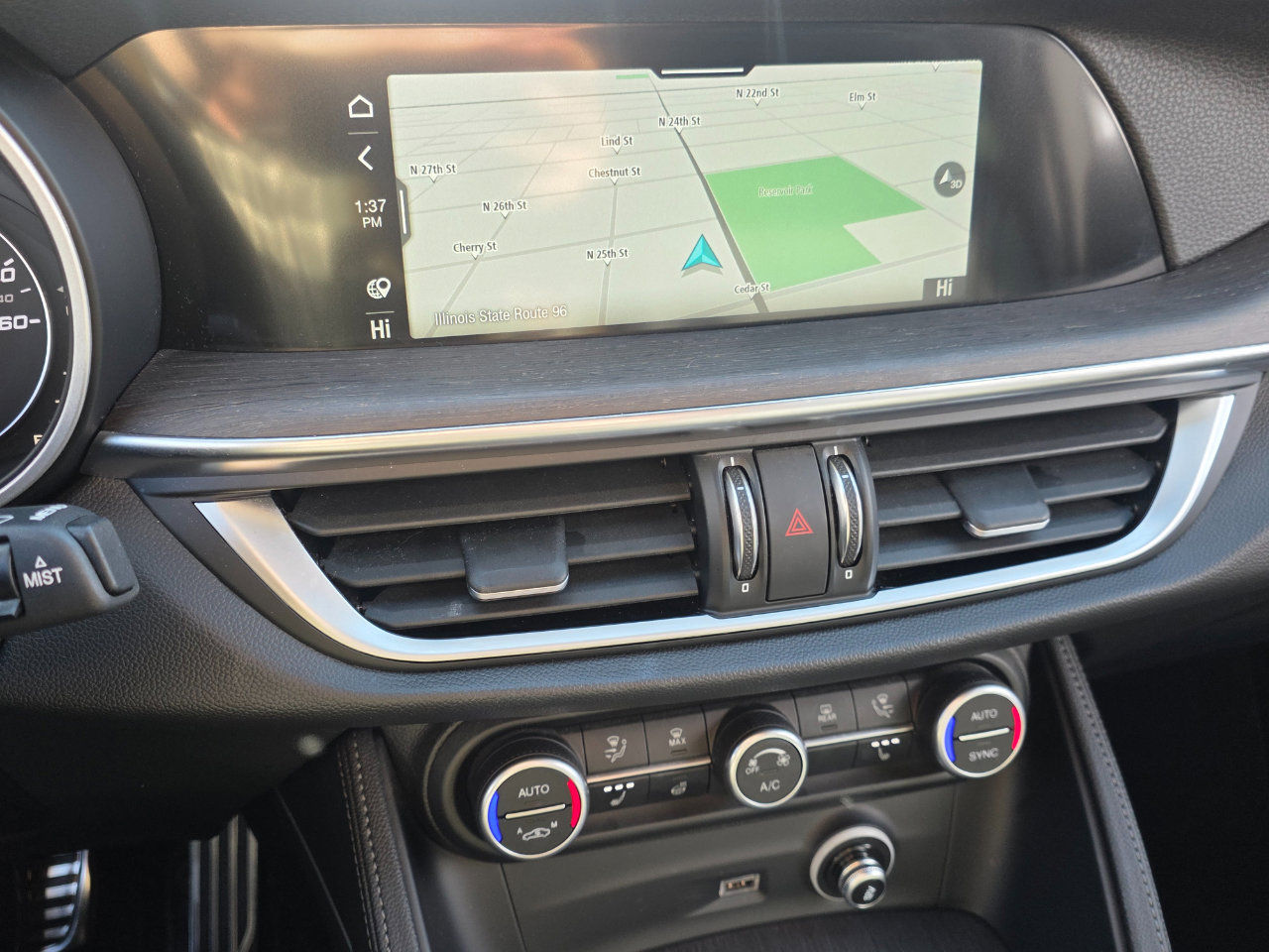 Used 2022 Alfa Romeo Stelvio Ti image 4