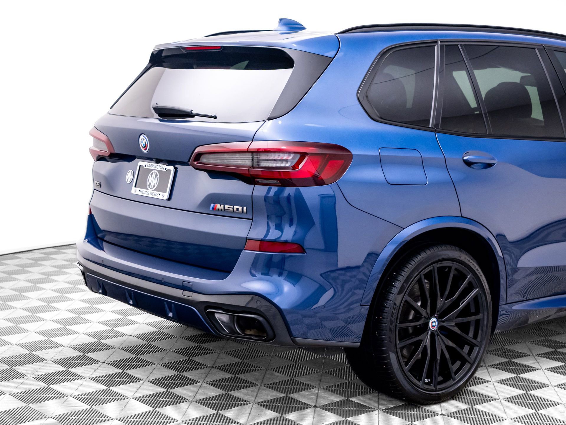 Used 2022 BMW X5 M50i w/ Executive Package AWD/4WD image 38