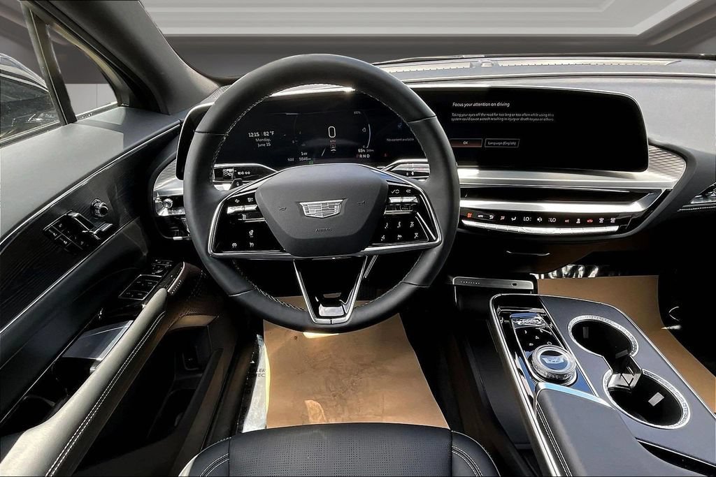 Certified 2024 Cadillac Lyriq Luxury AWD/4WD image 8