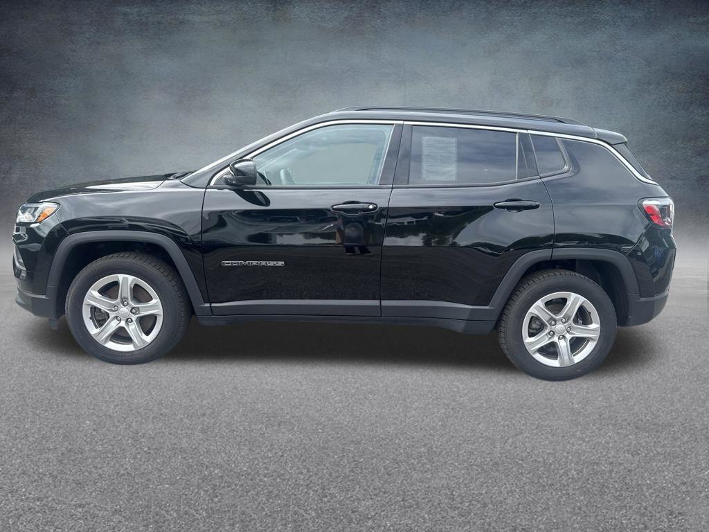 Used 2023 Jeep Compass Latitude w/ Convenience Group AWD/4WD image 5