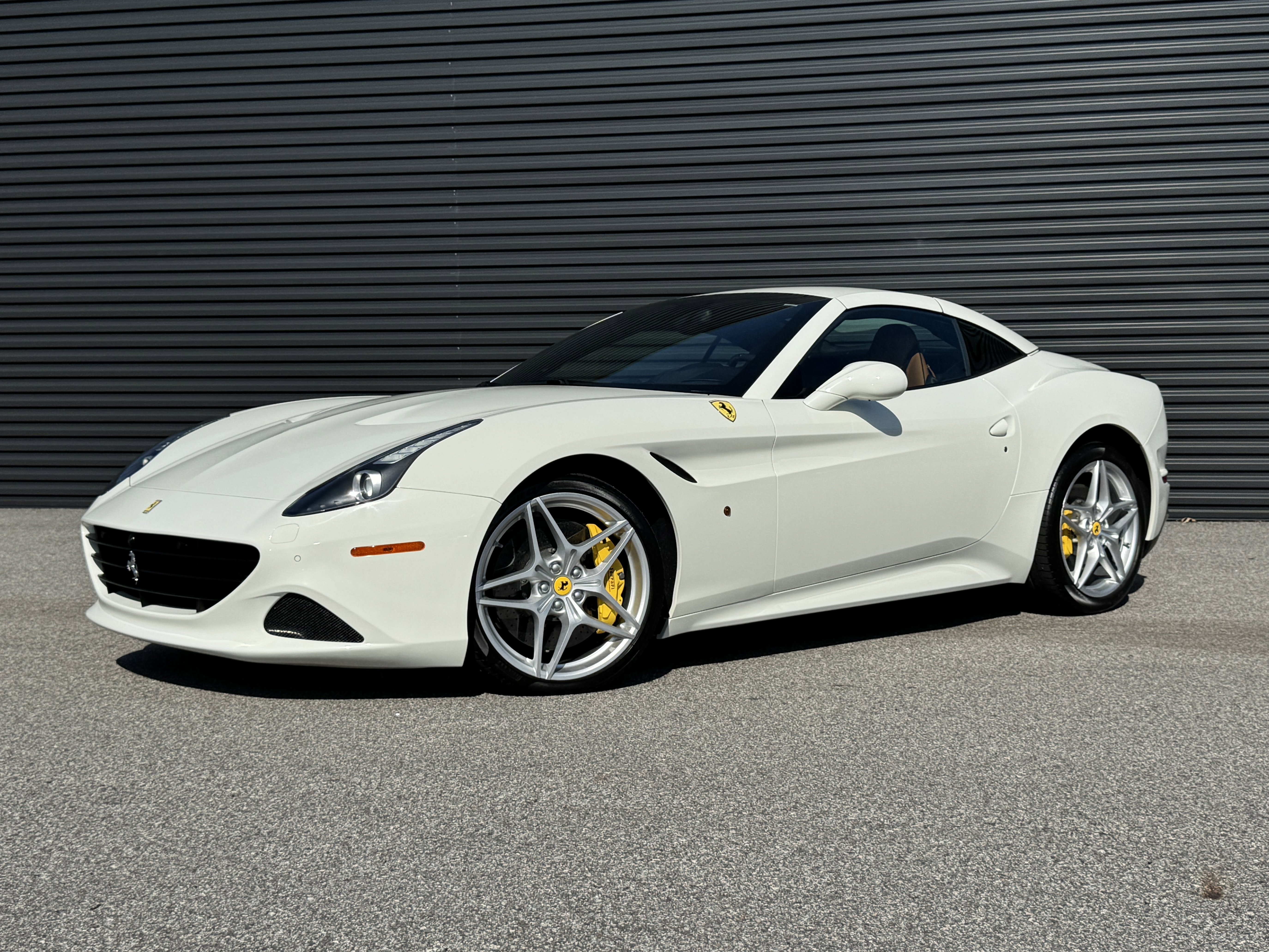 Used 2017 Ferrari California T image 11