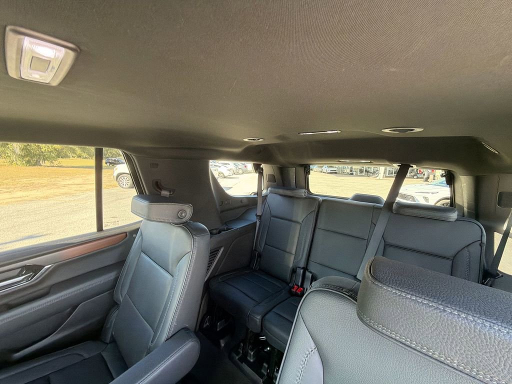 Certified 2025 GMC Yukon Denali image 9