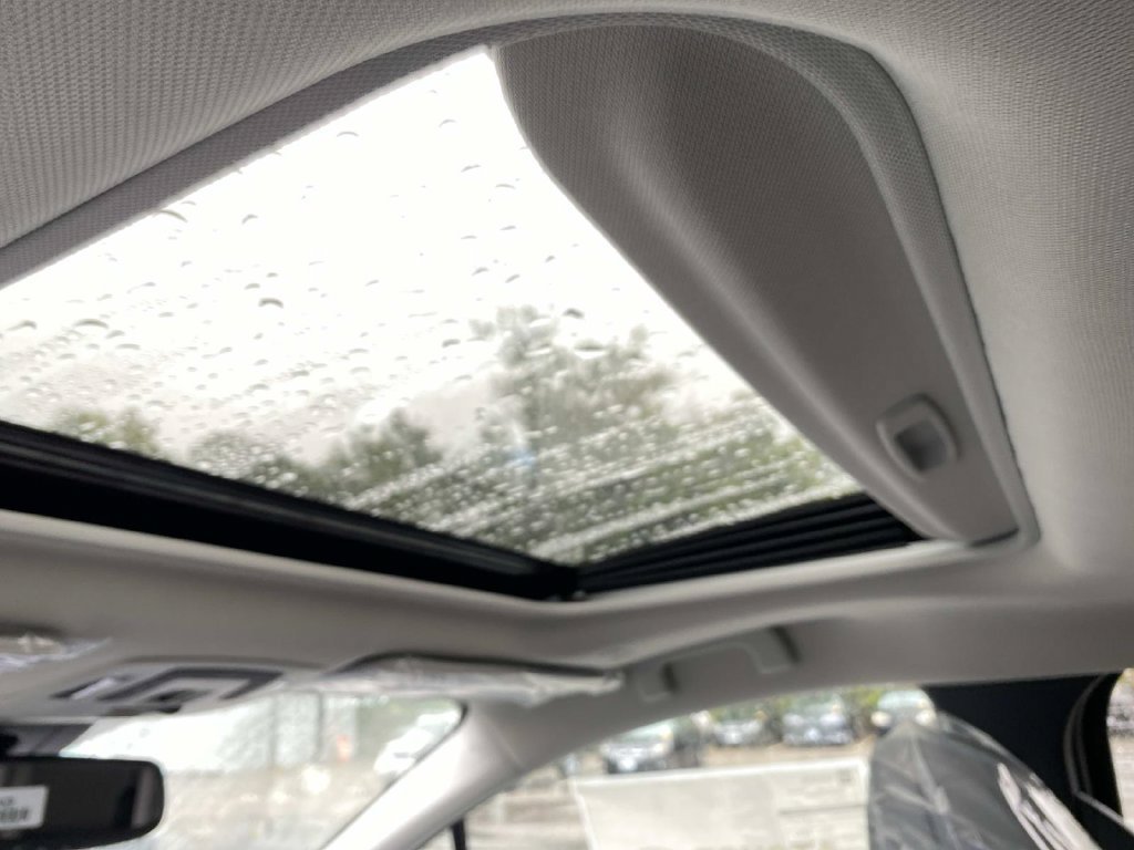 New 2026 Toyota Sienna XLE AWD/4WD image 9