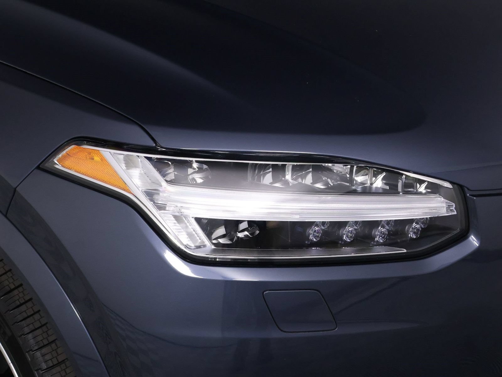Certified 2023 Volvo XC90 B6 Plus AWD/4WD image 26