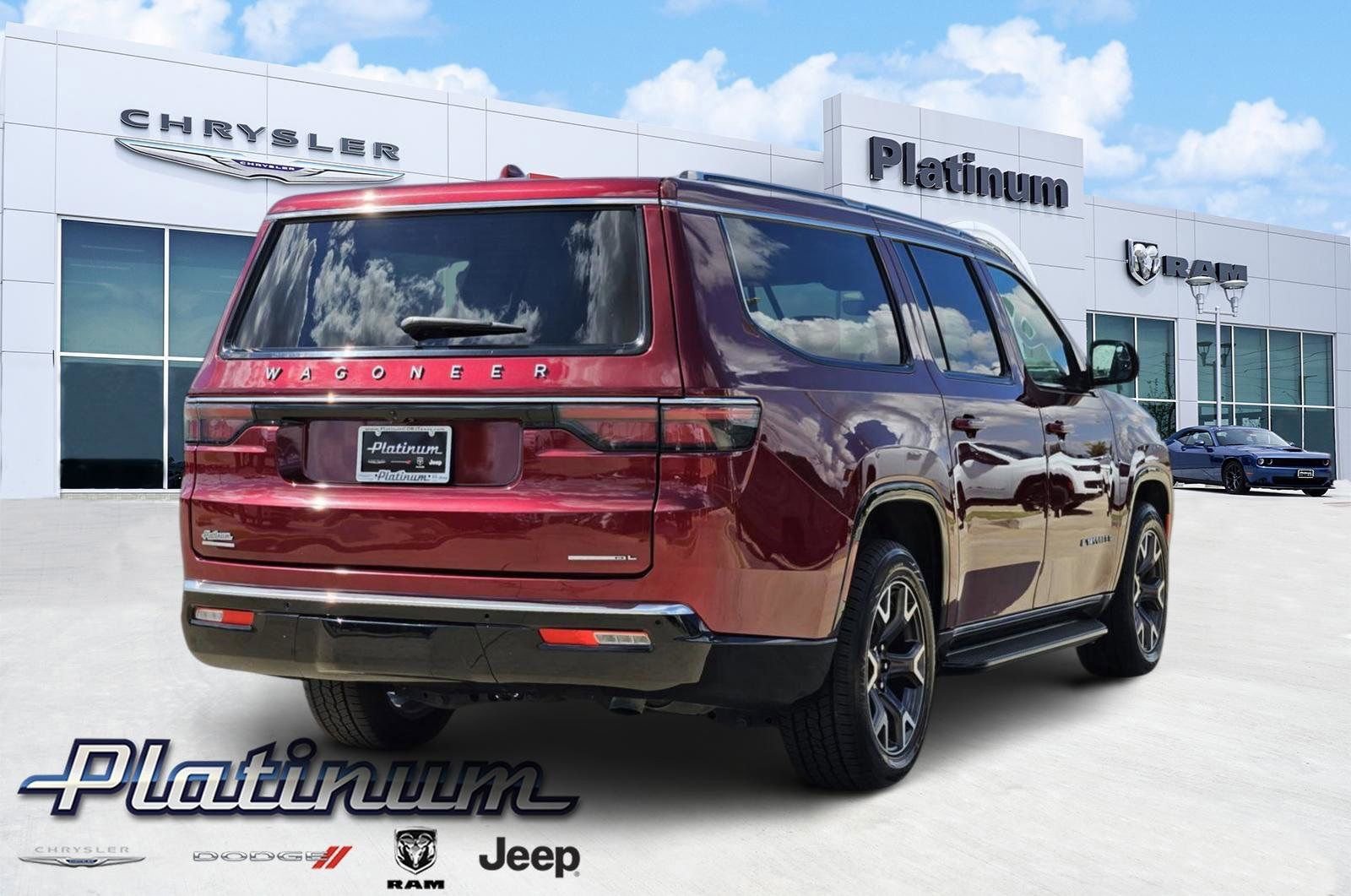 Used 2023 Jeep Wagoneer L Series III w/ Preferred Equipment Group image 35