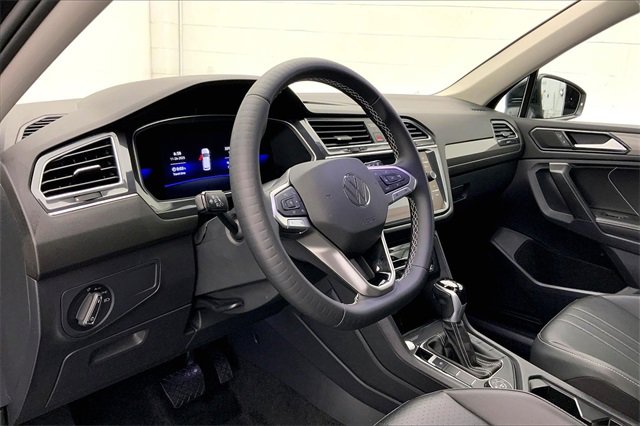 Used 2023 Volkswagen Tiguan SE image 14