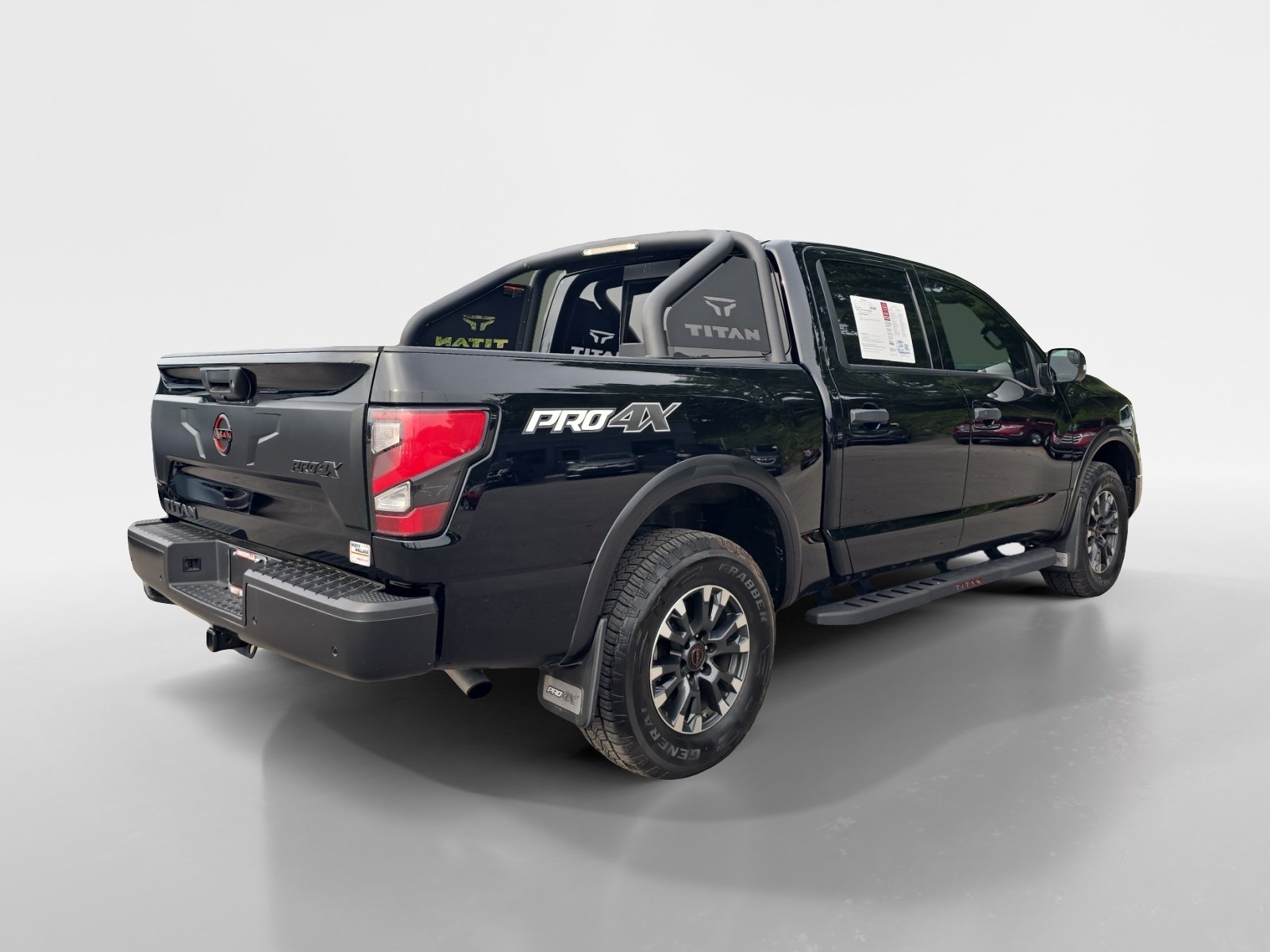 Used 2024 Nissan Titan PRO-4X w/ Pro-4x Convenience Package AWD/4WD image 6