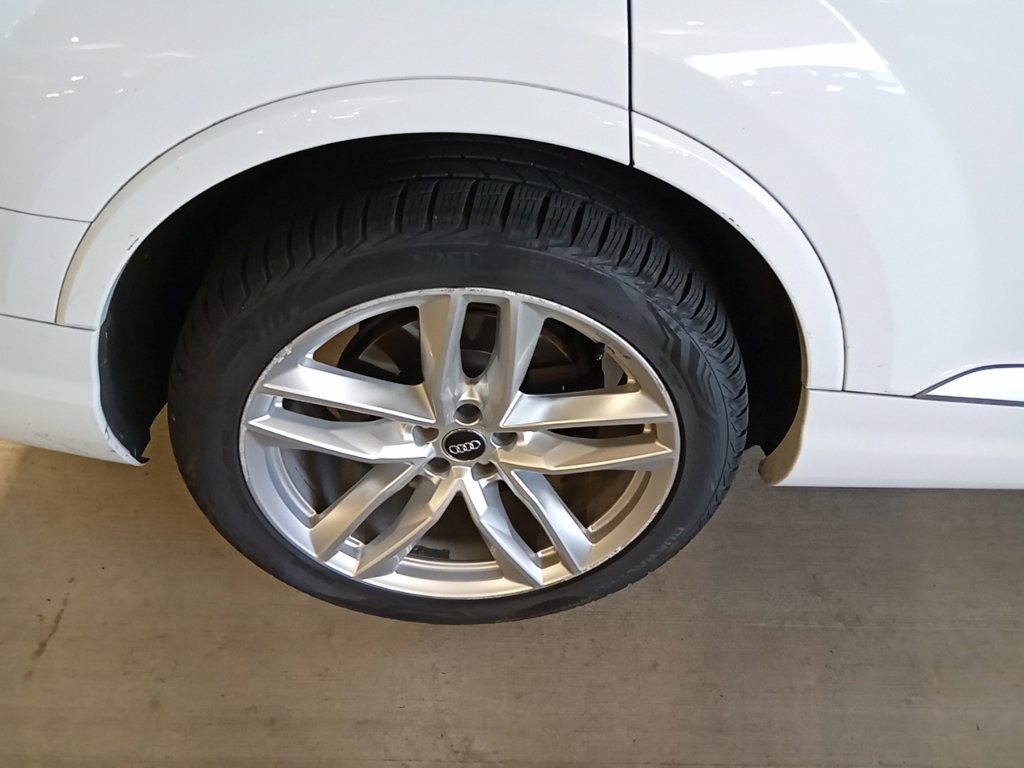Used 2018 Audi Q7 3.0T Prestige AWD/4WD image 15