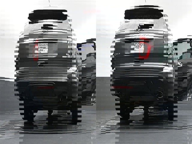 Used 2015 Ford Explorer XLT image 40