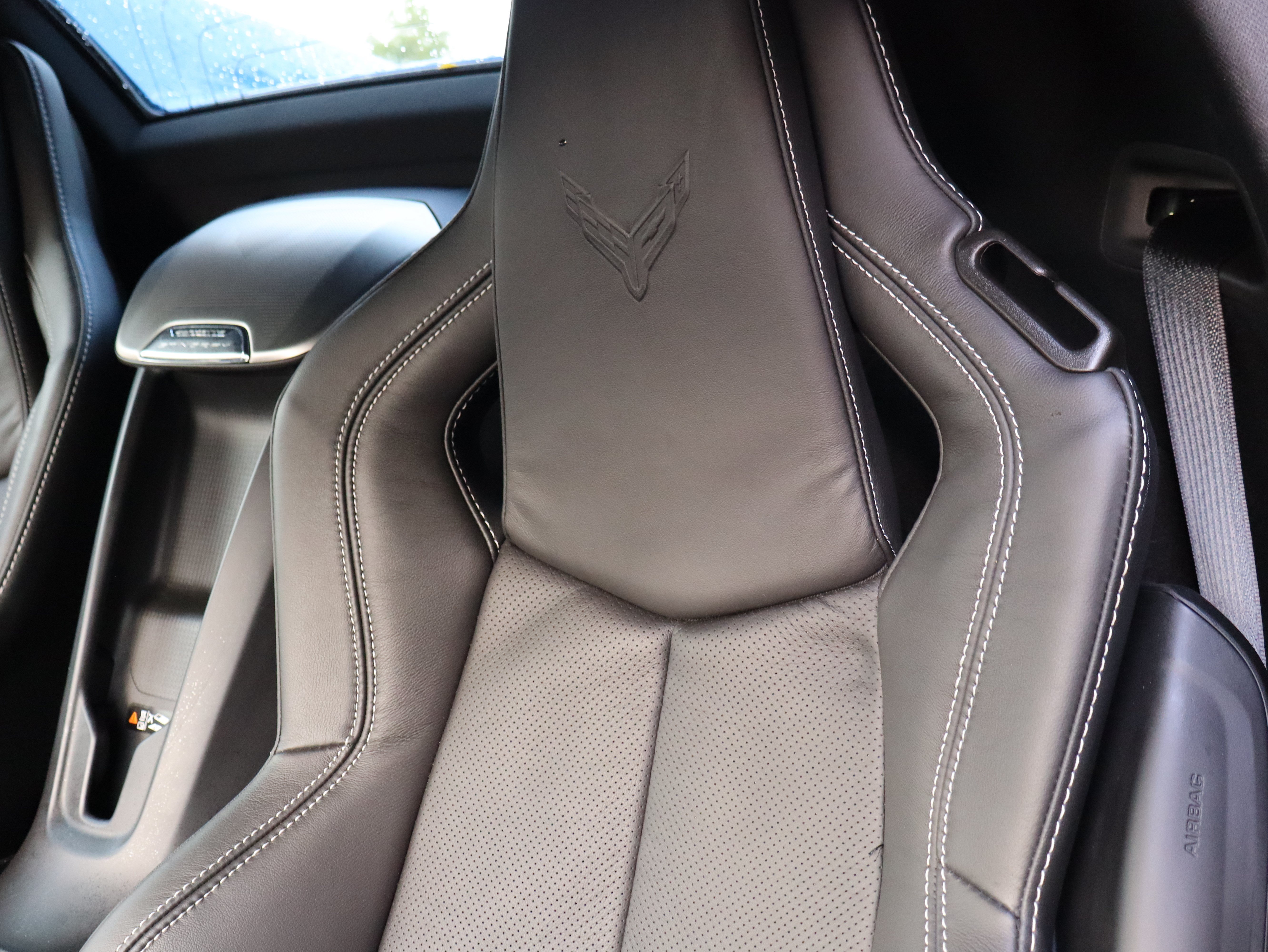 Used 2025 Chevrolet Corvette Stingray Preferred Conv w/ Z51 Performance Package RWD image 23