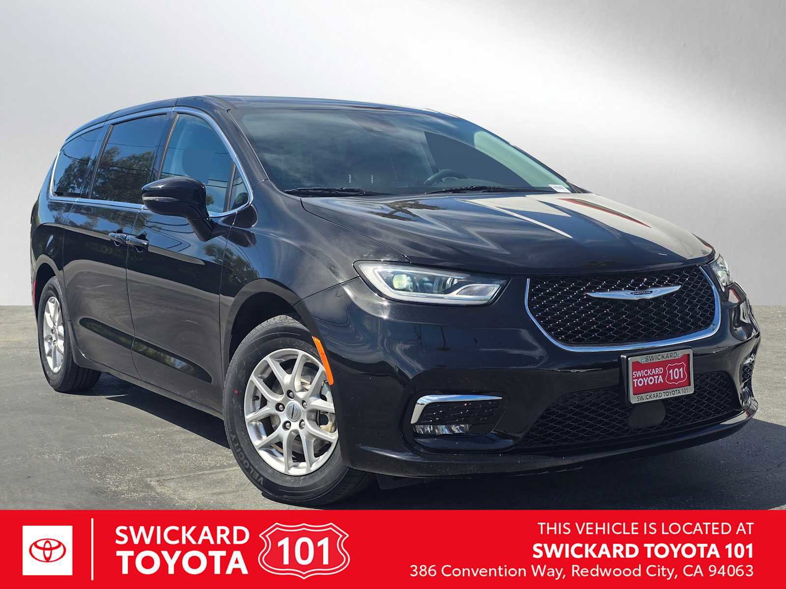 Used 2024 Chrysler Pacifica Touring-L