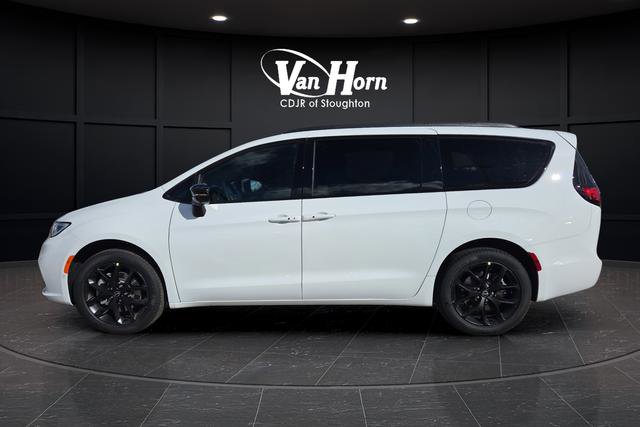 New 2026 Chrysler Pacifica Limited w/ S Appearance Package image 13