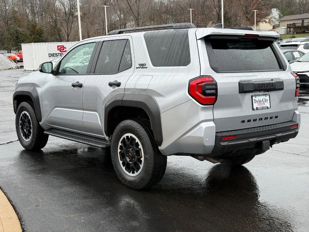 Certified 2025 Toyota 4Runner TRD Off-Road image 6
