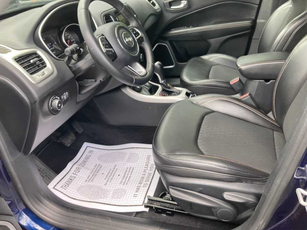 Used 2018 Jeep Compass Latitude AWD/4WD image 12