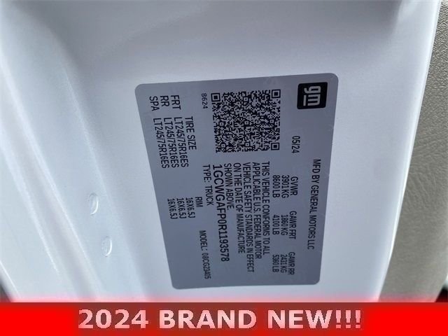 Used 2024 Chevrolet Express 2500 w/ Driver Convenience Package image 30