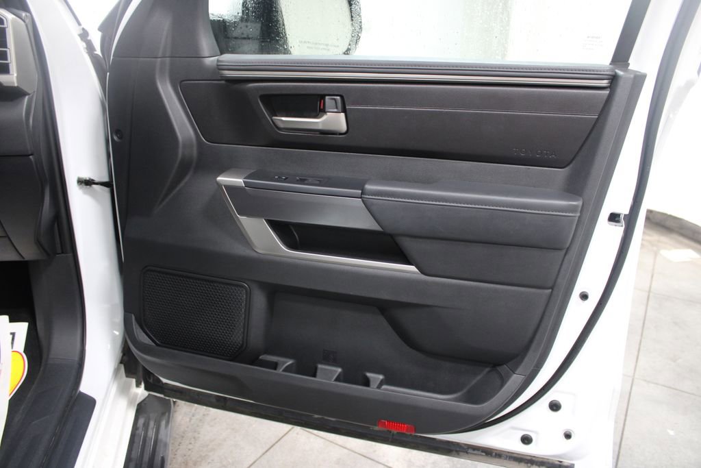 Used 2025 Toyota Sequoia SR5 AWD/4WD image 38