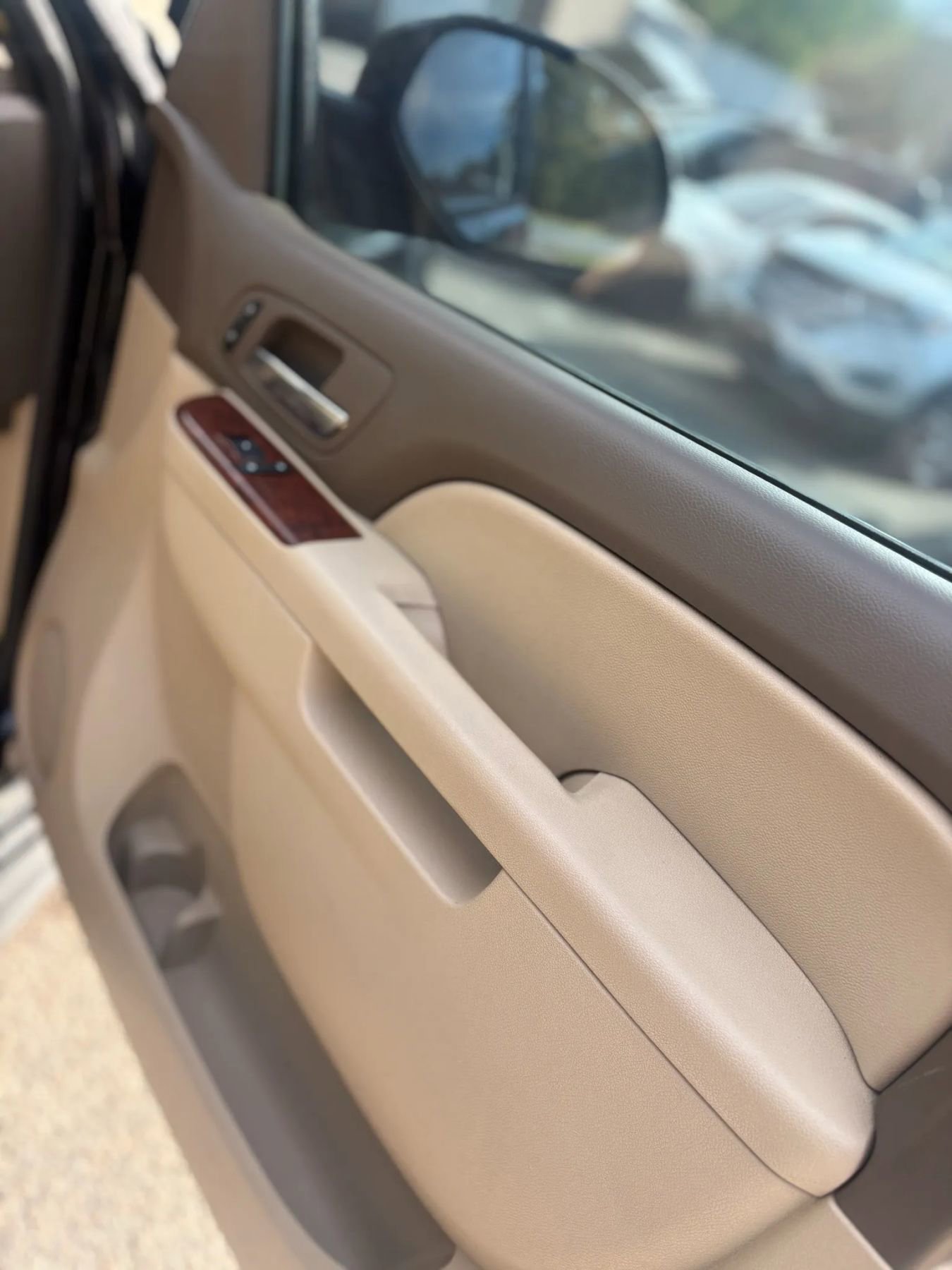 Used 2013 Chevrolet Tahoe LT w/ Luxury Package AWD/4WD image 31