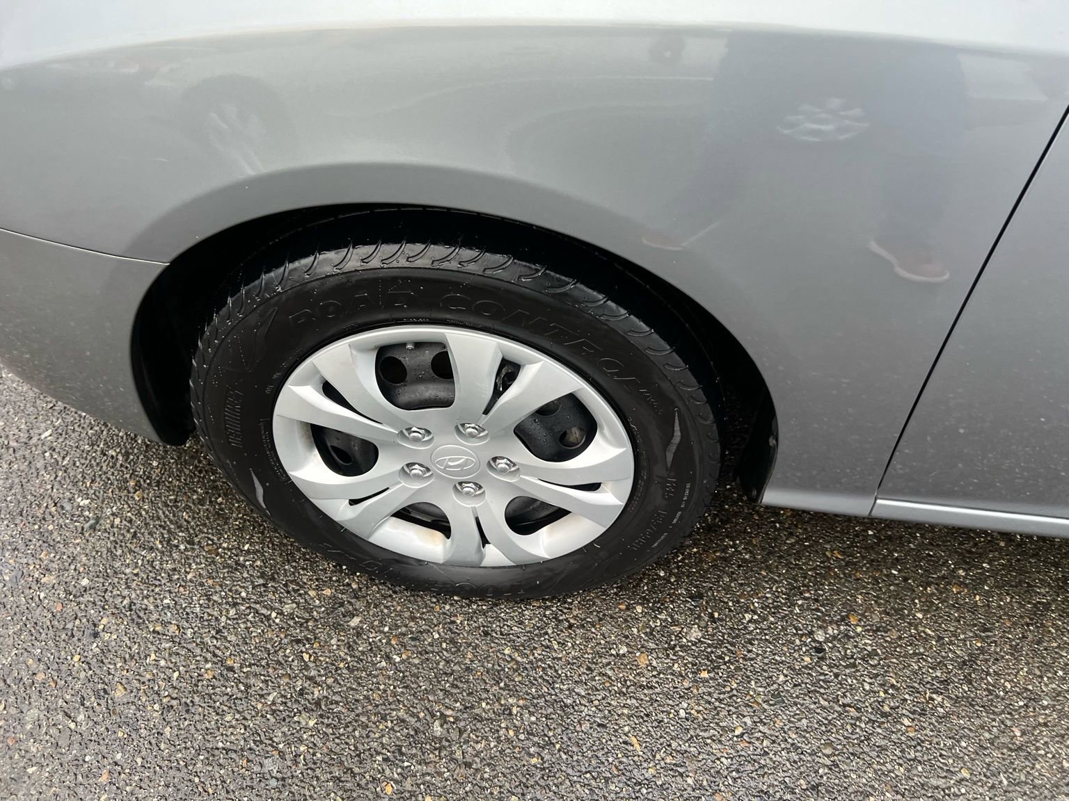 Used 2010 Hyundai Elantra GLS image 10