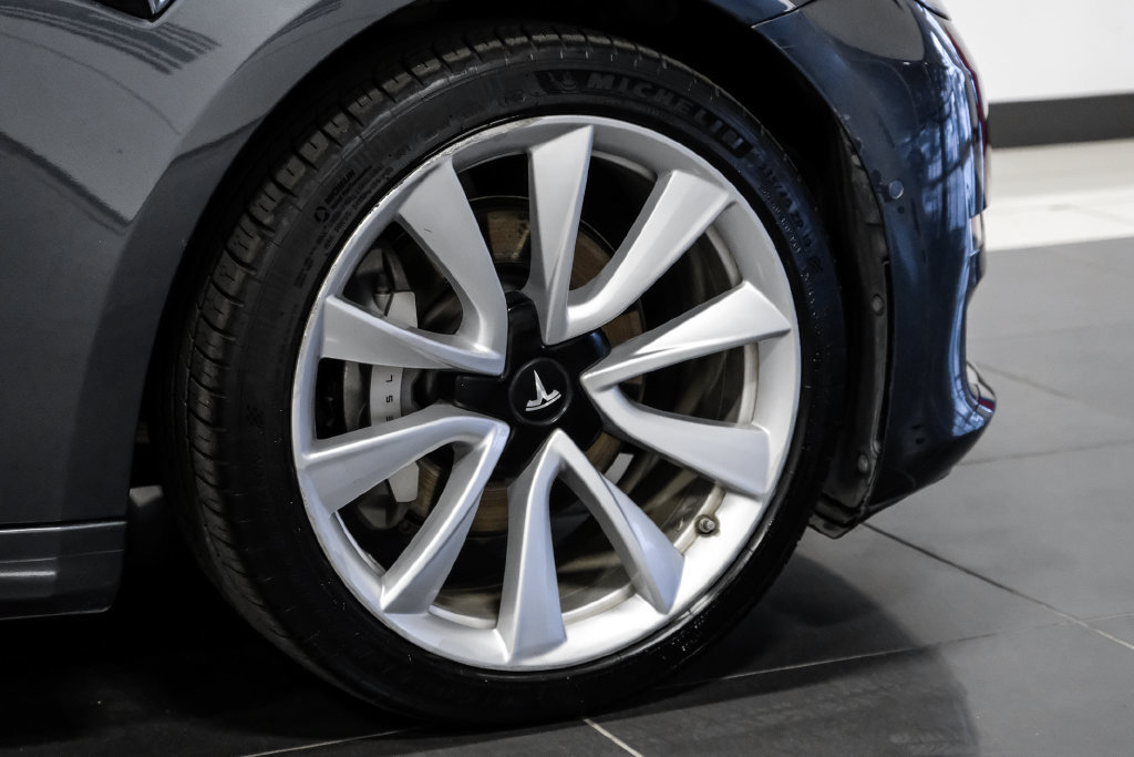 Used 2018 Tesla Model 3 Long Range RWD image 55