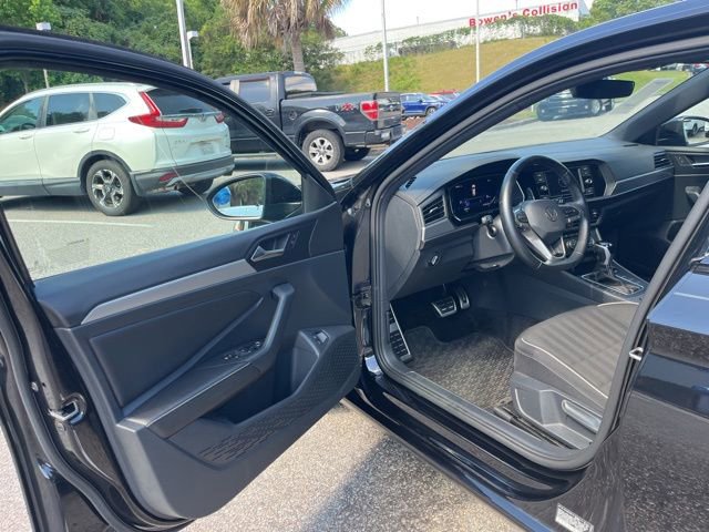 Used 2023 Volkswagen Jetta Sport FWD image 4