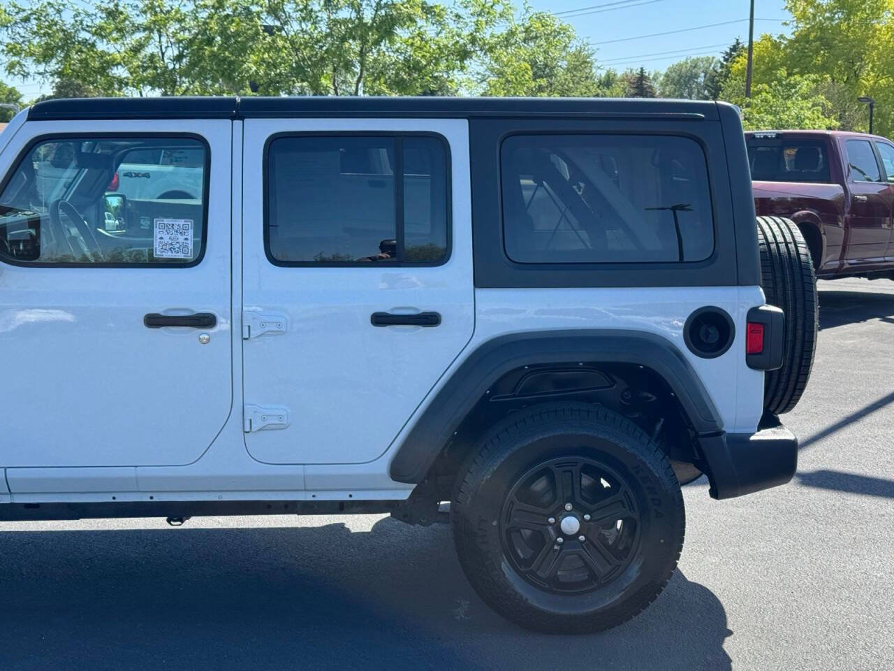 Used 2021 Jeep Wrangler Unlimited Sport w/ Uconnect 4C Nav & Sound Group AWD/4WD image 10