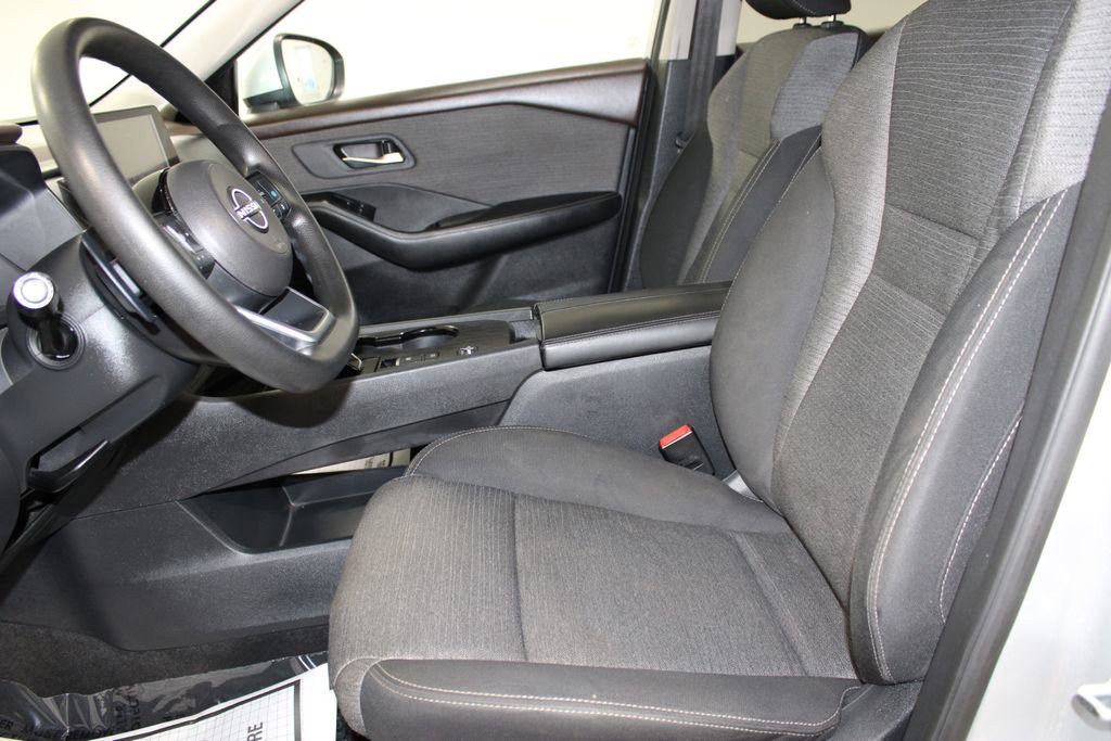 Used 2022 Nissan Rogue SV image 17