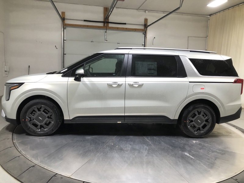 New 2026 Kia Carnival EX image 4